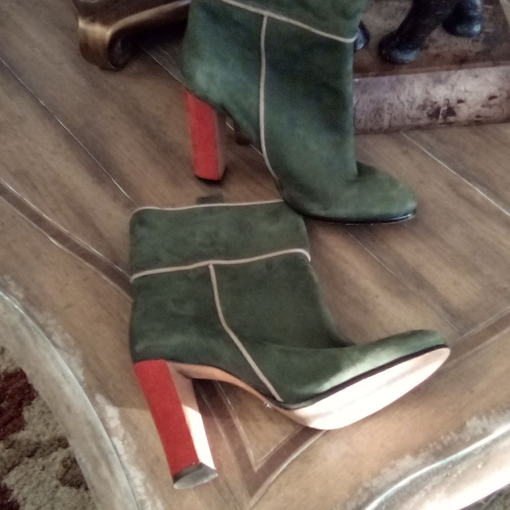 💕Schutz leather color block boots 💕